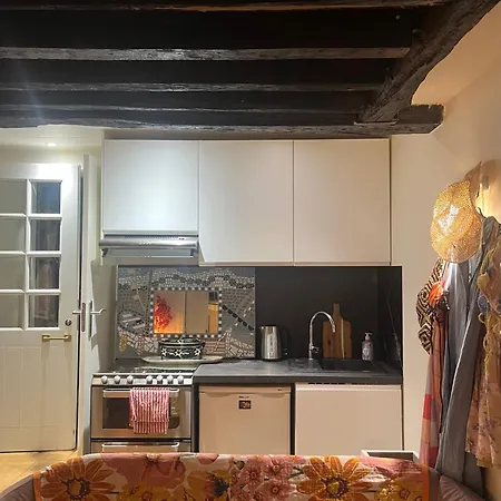 Cosy Dans Le Marais Appartamento Parigi